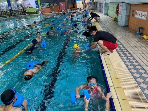 游泳教練Jerry  - 