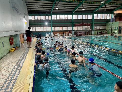 游泳教練Jerry  - 