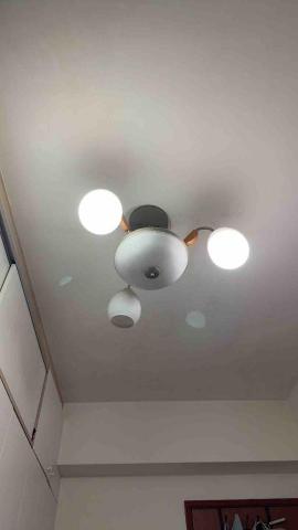 水電工程 - 幫客戶安裝燈具