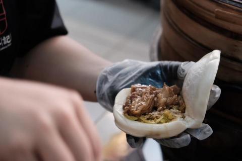 吳恆毅 - 協助業主商品拍攝、外在形象社群媒體經營工作照