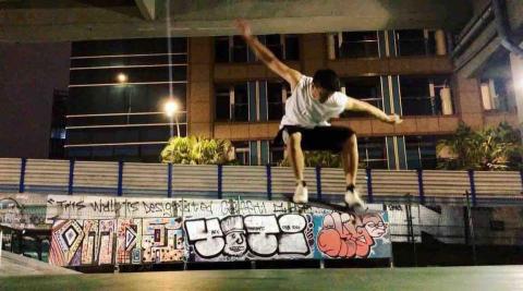 陳柏森 - 豚跳示範