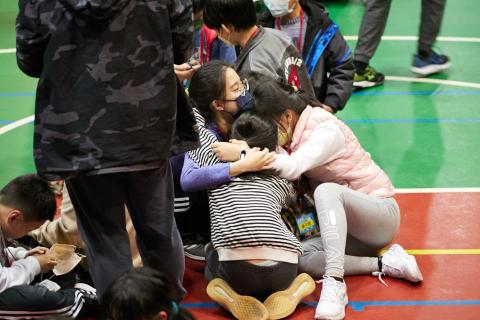 駱梨 - 冬令營與小朋友分別的不捨