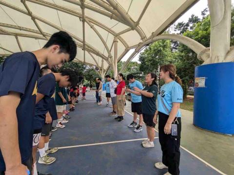 李紹宇 - 在品格籃球營進行教學