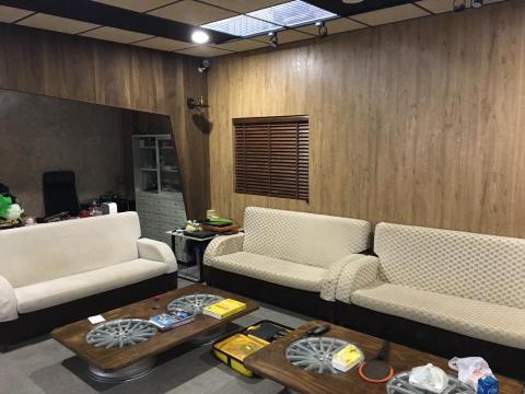 林租亦 - 修車廠顧客休息區安裝木百葉