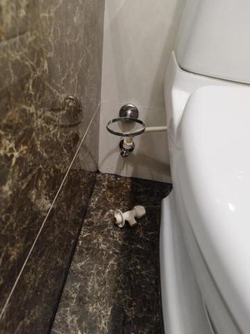 周昆興 - 馬桶進水開關漏水修繕（後）