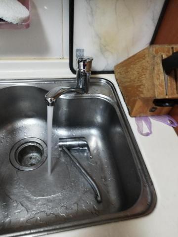 周昆興 - 廚房立式龍頭修繕（後）