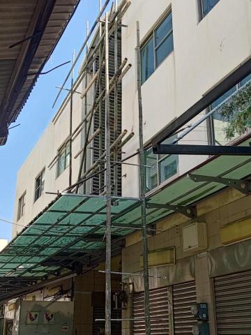 大吉鷹架工程行 - 高雄新興市場採光罩修護