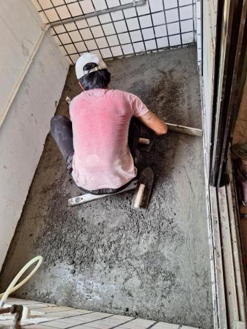 啟程泥作修繕工程 - 陽台地板打底 施工中