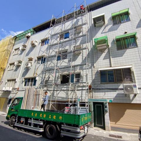 大吉鷹架工程行 - 台南北區民房外牆拉皮