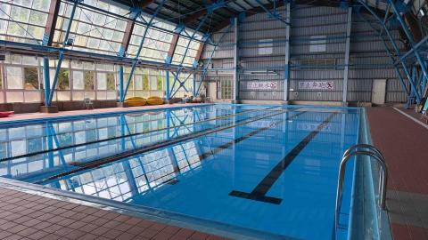 coach.fries - 服務的學校泳池