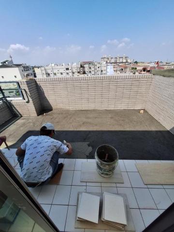 啟程泥作修繕工程 - 陽台鋪設磁磚 施工中