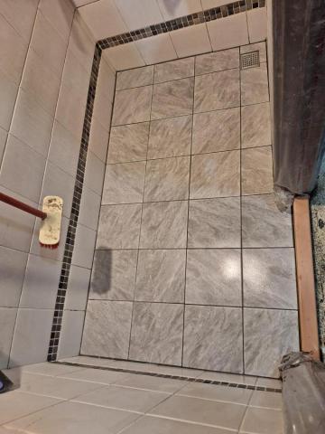 啟程泥作修繕工程 - 浴室地板鋪設磁磚 施工後