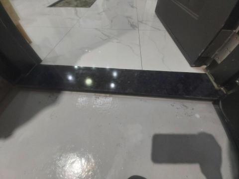 啟程泥作修繕工程 - 客廳安門檻 施工後