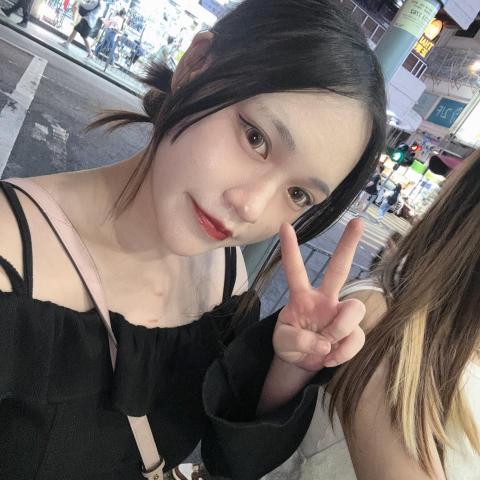 提供壁貼之家服務的專家詹文.