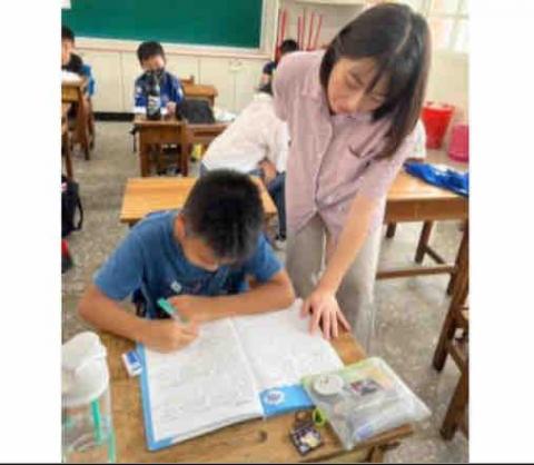 楊芷芸 - 指導學生在作業上遇到的問題