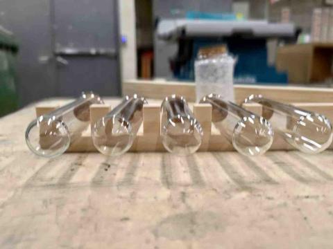 官尚嫻 - 客製化木製展架