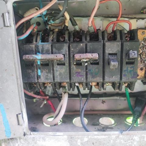 潘柏軒 - 室外電箱重配