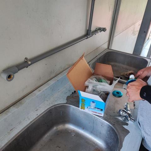潘柏軒 - 水龍頭安裝