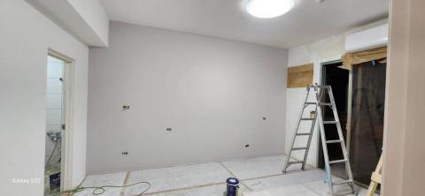 秝研油漆 防水工程 - 新竹市北區社區名稱：慶華綠晶 全室乳膠漆+跳色油漆（虹牌鄉居+I白+司曼特燕麥黃+得利女裝灰） 施工中