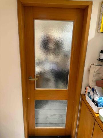 莊子緯 - 浴室木門崁銀霞玻璃+銀霞玻璃百葉