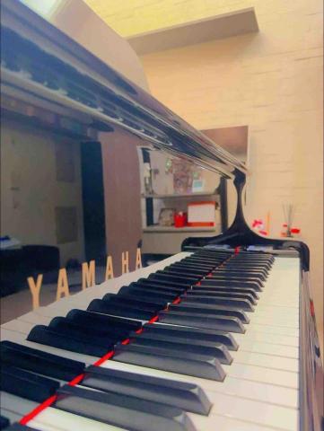芮瑜老師鋼琴工作室(台中市北屯區) - 工作室用琴