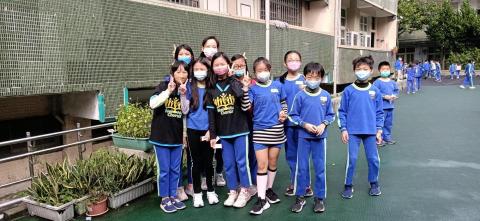 優學家教班 - 和學生到遊戲場運動