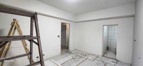 秝研油漆 防水工程 - 新竹市北區社區名稱：慶華綠晶 全室乳膠漆+跳色油漆+門框油漆（虹牌鄉居+I白+司曼特 燕麥黃+得利女裝灰）施工中