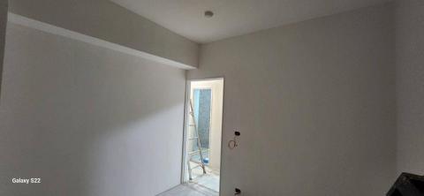 秝研油漆 防水工程 - 新竹市北區社區名稱：慶華綠晶 全室乳膠漆+跳色油漆+門框油漆（虹牌鄉居+I白+司曼特 燕麥黃+得利女裝灰）施工中