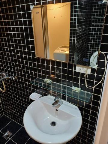 余先生 -  余先生 -