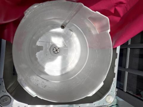 劉明賢 - 塑膠外桶清潔後