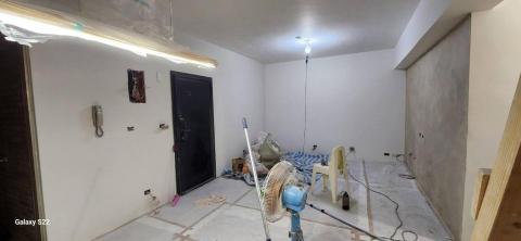 秝研油漆 防水工程 - 新竹市北區社區名稱：慶華綠晶 全室乳膠漆+跳色油漆+門框油漆（虹牌鄉居+I白+司曼特 燕麥黃+得利女裝灰）施工中