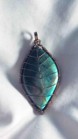 玉澗菓-銅線手作x晶礦 - 雙面設計-葉片(正面)