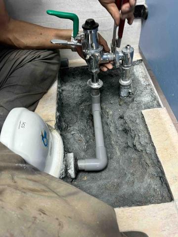 龍駒水電行 - 蹲式馬桶維修