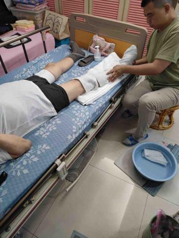 熊師傅深層經絡推拿按摩工作室 - 老人居家按摩,消除腳部水腫,效果佳! 熊師傅深層經絡推拿按摩工作室 - 老人居家按摩,消除腳部水腫,效果佳!