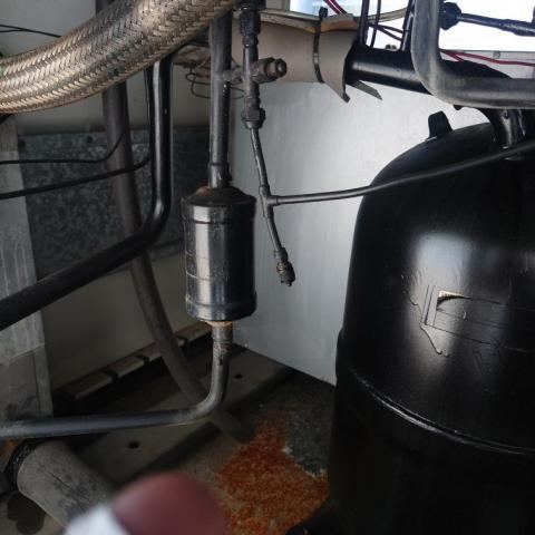 私人 - 15噸壓縮機更換工程