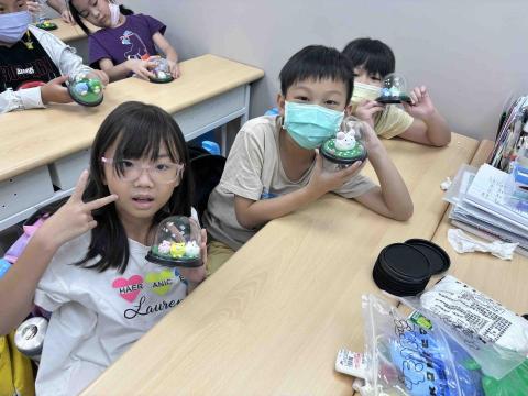 夏蕊童夢工坊 - 徐薇英文黏土課程