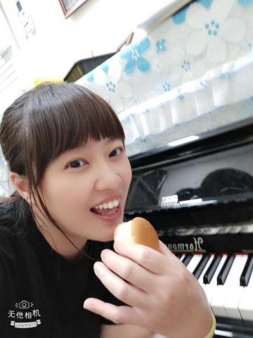 提供音樂課服務的專家黃老師