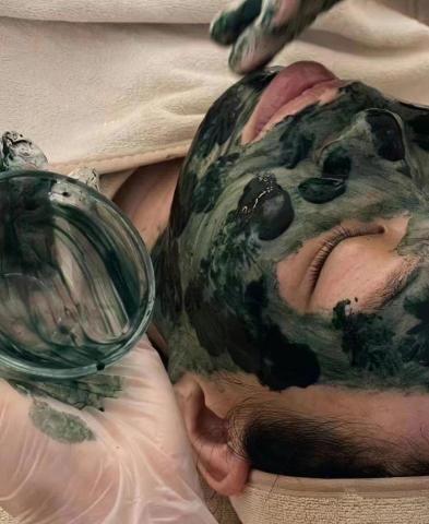 陳甯 - 澡針煥膚調理 
適合痘痘肌膚 
改善暗沉 提亮肌膚