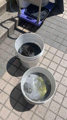 亮晶晶乾淨清潔團隊 -  冷氣施工後髒水 亮晶晶乾淨清潔團隊 -  冷氣施工後髒水