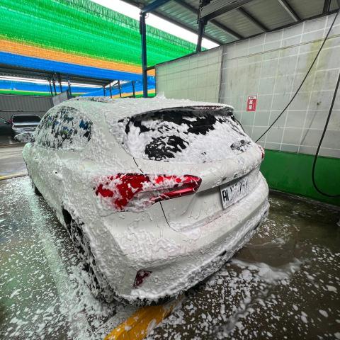 提供打蠟服務的專家賴來輝