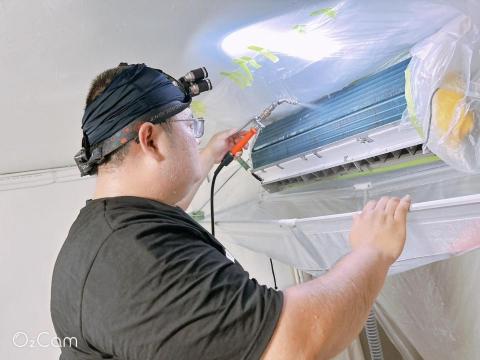 真舒適專業清潔 - 採用高壓沖洗機沖洗