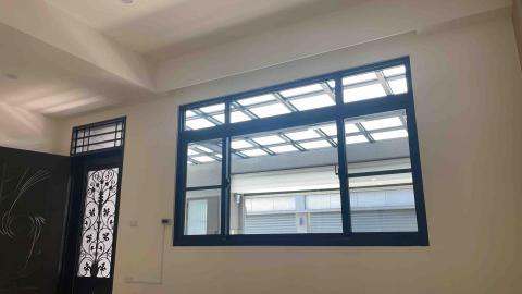 亮晶晶乾淨清潔團隊 - 窗戶清潔 亮晶晶乾淨清潔團隊 - 窗戶清潔