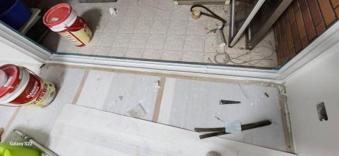 秝研油漆 防水工程 - 新竹市北區社區：慶華綠晶 全室乳膠漆+跳色+門框噴漆虹牌鄉居+I白+司曼特燕麥黃+得利女裝灰，施工中