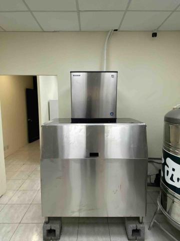 鈺富冷凍餐飲設備行 - 企鵝牌製冰機KM-270