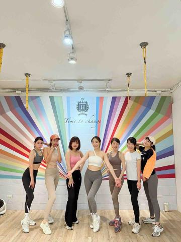 Emma 雅玲兒 | 減重呼吸治療師 | 飲食諮詢 -  美胸美背、美臀雕塑