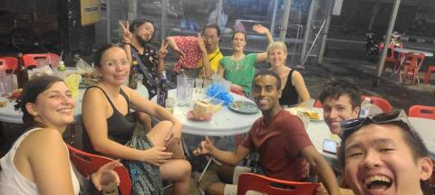 Raytheon Ngo - 我作為喬治市藝術節裡的演出團隊翻譯。這是其中一隻來自意大利的劇團。