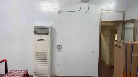 建凱工業冷凍空調 - 萬士益六噸定頻空調施工。