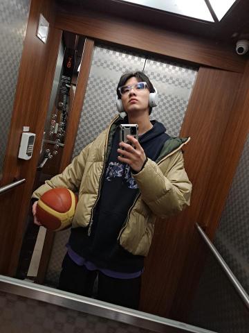 謝弘廷 - 個人照 謝弘廷 - 個人照