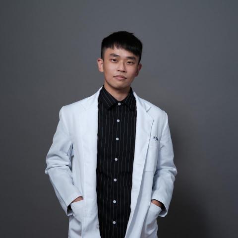 提供360度汽座服務的專家洪雋倫