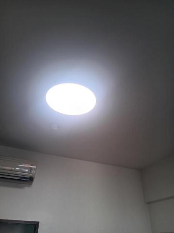 郭國華 - 天花板吸頂燈